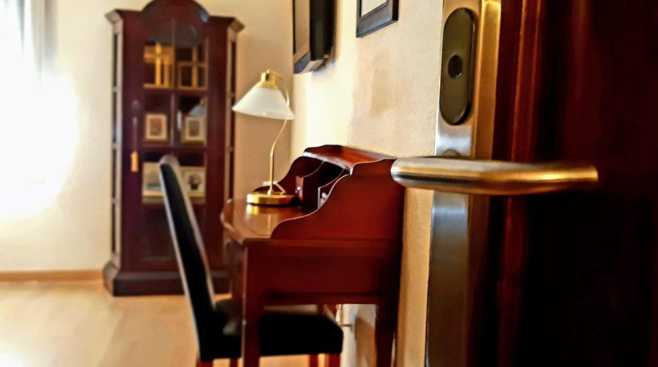 Hostal Rural Moratin Pastrana Εξωτερικό φωτογραφία