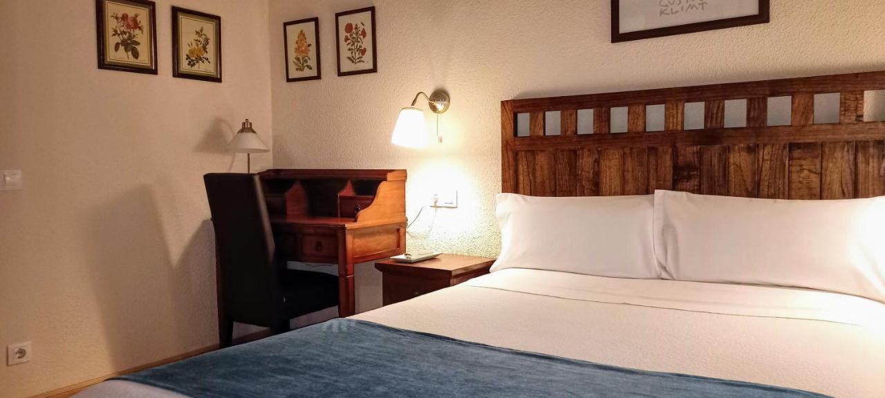 Hostal Rural Moratin Pastrana Εξωτερικό φωτογραφία