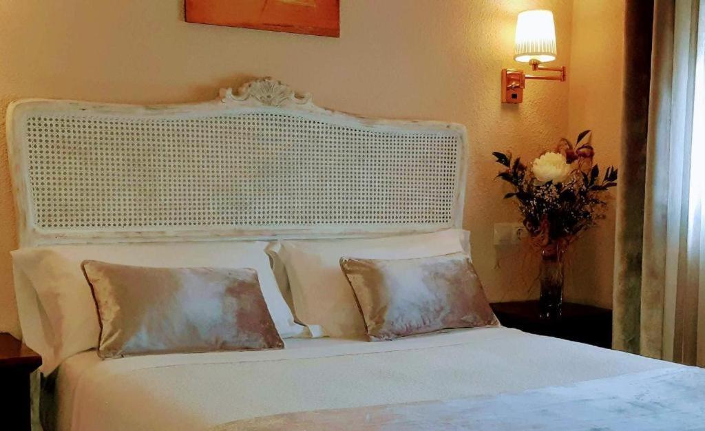 Hostal Rural Moratin Pastrana Εξωτερικό φωτογραφία