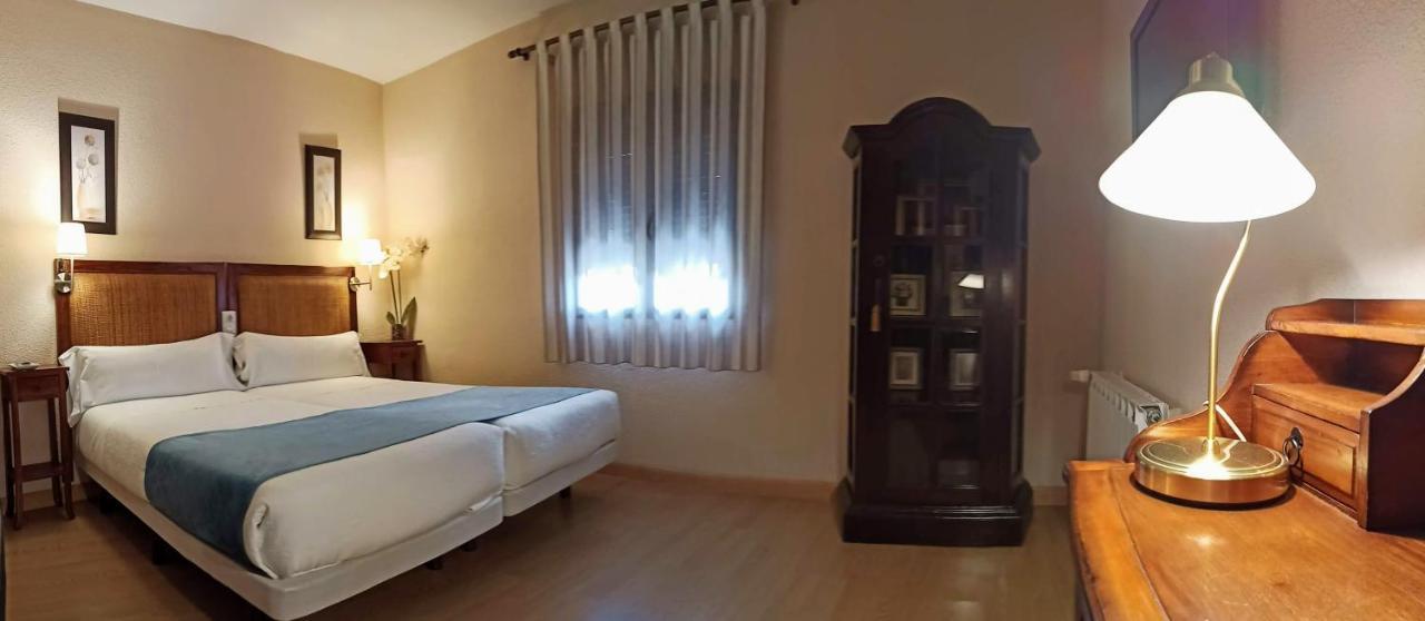 Hostal Rural Moratin Pastrana Εξωτερικό φωτογραφία