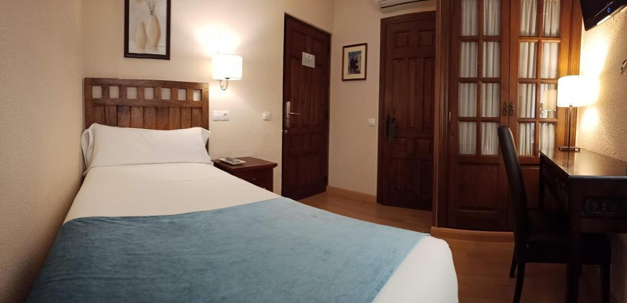 Hostal Rural Moratin Pastrana Εξωτερικό φωτογραφία